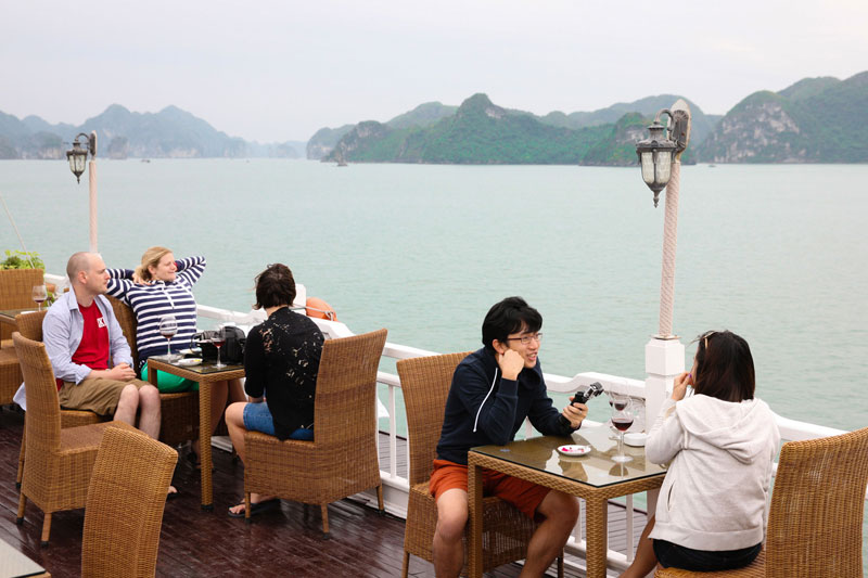 INDULGENCE PACKAGE (Hanoi- Halong 2D1N on 3* Cruise- Hanoi- Airport transfer) (double/twin occupancy)